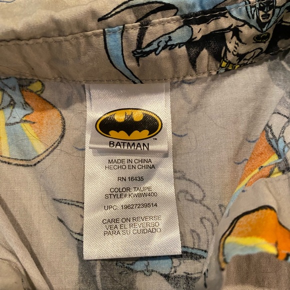 Kids Batman Short Sleeve Button Down Shirt Boys Size 5T - Picture 3 of 4